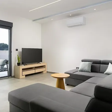 Rosignola By Istrialux *