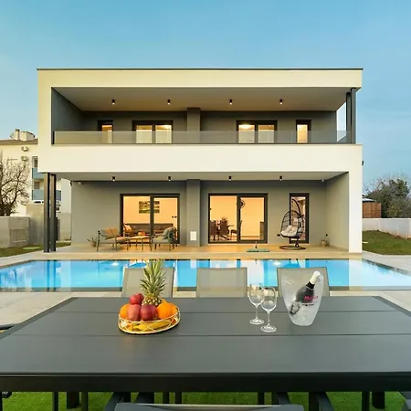 Rosignola By Istrialux *