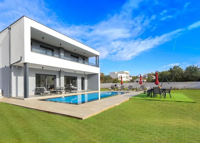 Rosignola By Istrialux *