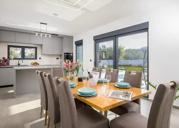 Villa Rosignola By Istrialux Pula